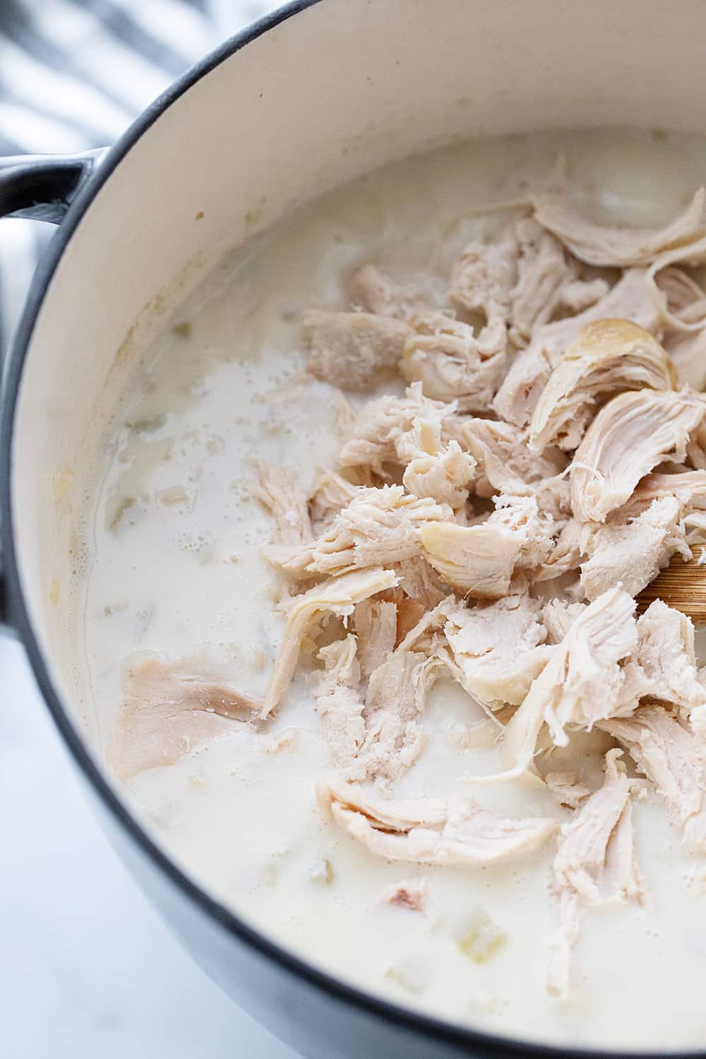 Sopa cremosa de arroz con pollo: la sopa cremosa de arroz con pollo es una comida saludable con ingredientes simples como arroz integral, apio, cebolla y pollo. ¡El favorito absoluto de la familia! #migas #sopa #sopa #sopa de pollo #sopa de arroz #recetafacil #lunes