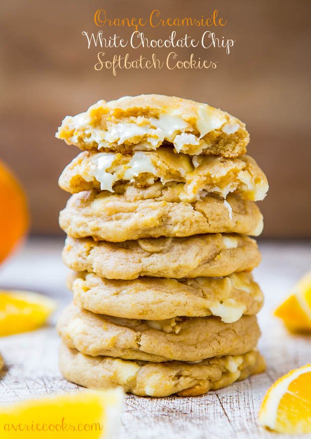 Orange Creamsicle White Chocolate Chip Softbatch Cookies - ¡Galletas que saben a Orange Creamsicles! Receta fácil en averiecooks.com