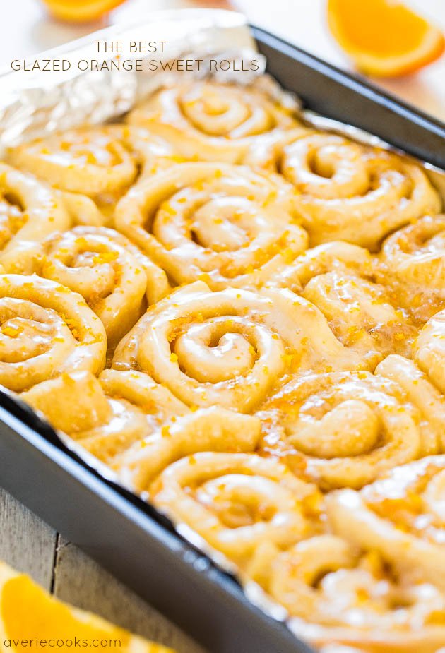 Los mejores bollos dulces de naranja glaseados: ¡los bollos más suaves, livianos e irresistibles de la historia! ¡Pruébalos y tú también serás creyente!