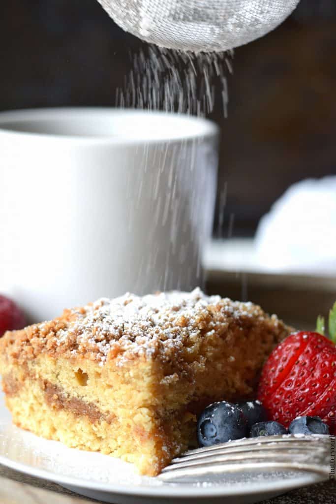 Pastel de migas de crema agria