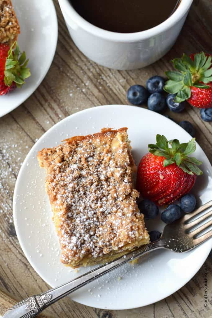 Pastel de migas de crema agria