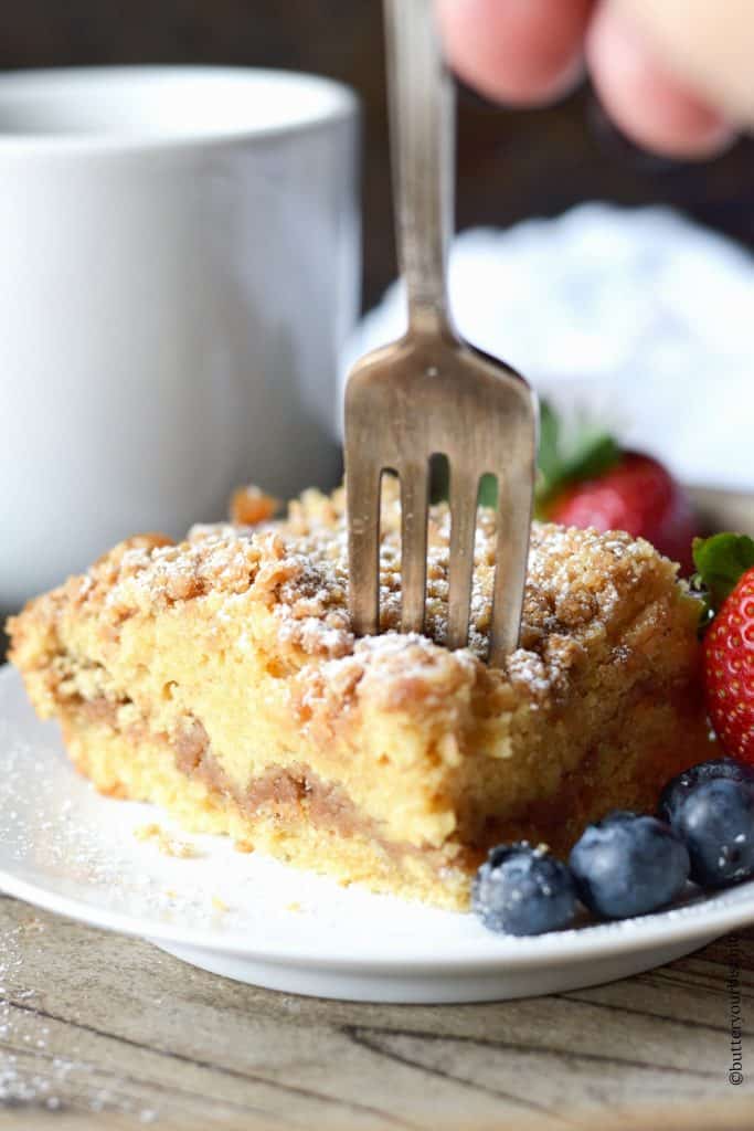 Pastel de migas de crema agria