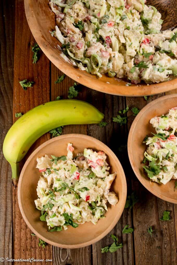 Ensalada de higos verdes y pescado salado