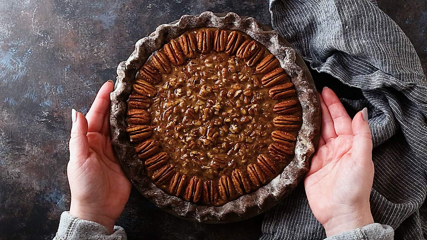 Tarta de nuez de chocolate crudo.