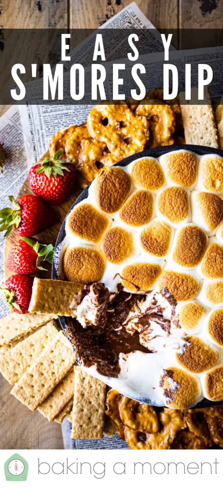 Salsa de s'mores de microondas con galletas integrales.