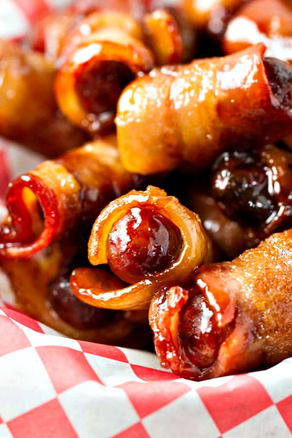 videoinstructivo|https://wwwyoutubecom/watch?v=qH8joWIlWYg![videoinstructivo|https://wwwyoutubecom/watch?v=qH8joWIlWYg![videoinstructivo|https://wwwyoutubecom/watch?v=qH8joWIlWYg![videotutorial|https://wwwyoutubecom/watch?V=qH8joWIlWYg![videoinstructivo|https://wwwyoutubecom/watch?v=qH8joWIlWYg![videoinstructivo|https://wwwyoutubecom/watch?v=qH8joWIlWYg![videoinstructivo|https://wwwyoutubecom/watch?v=qH8joWIlWYg![videotutorial|https://wwwyoutubecom/watch?V=qH8joWIlWYg![how-tovideo|https://wwwyoutubecom/watch?v=qH8joWIlWYg![videoinstrutivo|https://wwwyoutubecom/watch?v=qH8joWIlWYg![how-tovideo|https://wwwyoutubecom/watch?v=qH8joWIlWYg![videotutorial|https://wwwyoutubecom/watch?V=qH8joWIlWYg![how-tovideo|https://wwwyoutubecom/watch?v=qH8joWIlWYg![videoinstructivo|https://wwwyoutubecom/watch?v=qH8joWIlWYg![how-tovideo|https://wwwyoutubecom/watch?v=qH8joWIlWYg!
- Precaliente el horno a 400F.
- Coloque el azúcar moreno en un plato pequeño y poco profundo. Agregue una rebanada de tocino, presionando hacia abajo para que el azúcar se pegue. Envuelva un ahumador pequeño en el tocino y colóquelo en una bandeja para hornear (cubra primero con papel aluminio para facilitar la limpieza). Repita con todos los ingredientes.
- Cocinar el ahumado durante 25 minutos. Encienda la parrilla y el tocino crujiente un poco más si es necesario. servir inmediatamente
![