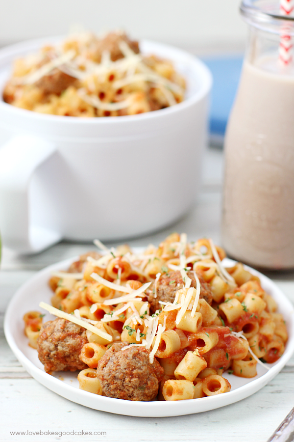 ¡Receta fácil de espaguetis caseros! ¡Ideal para un almuerzo o cena fácil! ¡Haz un viaje por el camino de la memoria con este favorito de la infancia! #ChoiceSmart #anuncio