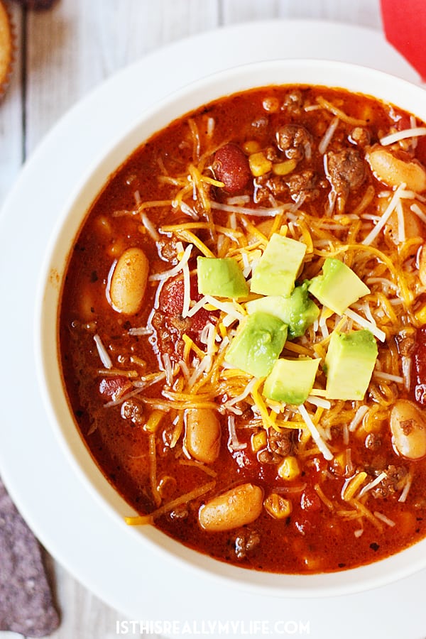 Sopa de tortilla dulce de cocción lenta: la sopa de tortilla dulce de cocción lenta es ligeramente dulce, súper familiar y muy fácil.  ¡Debe ser por eso que sabe tan bien!  |  medio rayado.  con