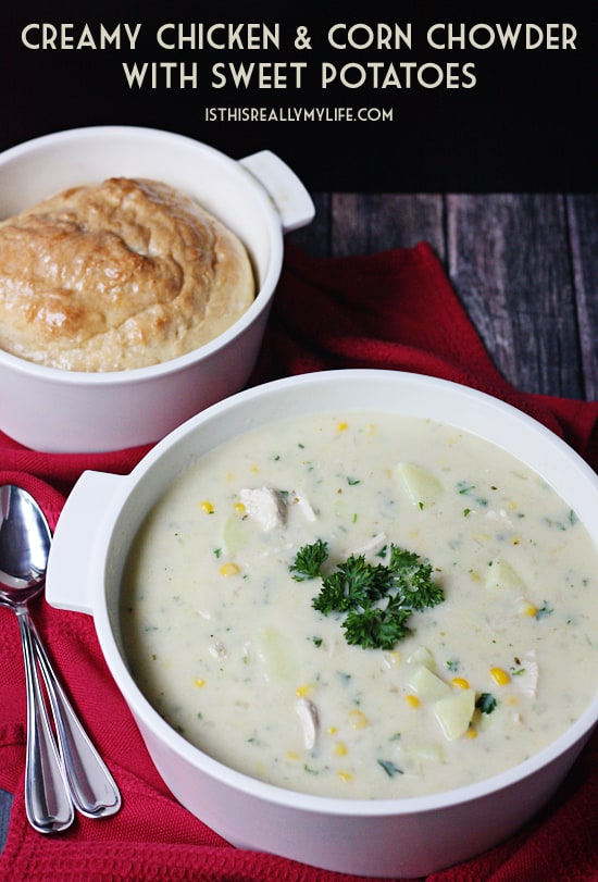 Sopa cremosa de maíz con pollo y batata: esta sopa de crema de maíz con pollo y batata es sabrosa y apta para familias. Combine con pan fresco y ensalada para la comida perfecta entre semana.