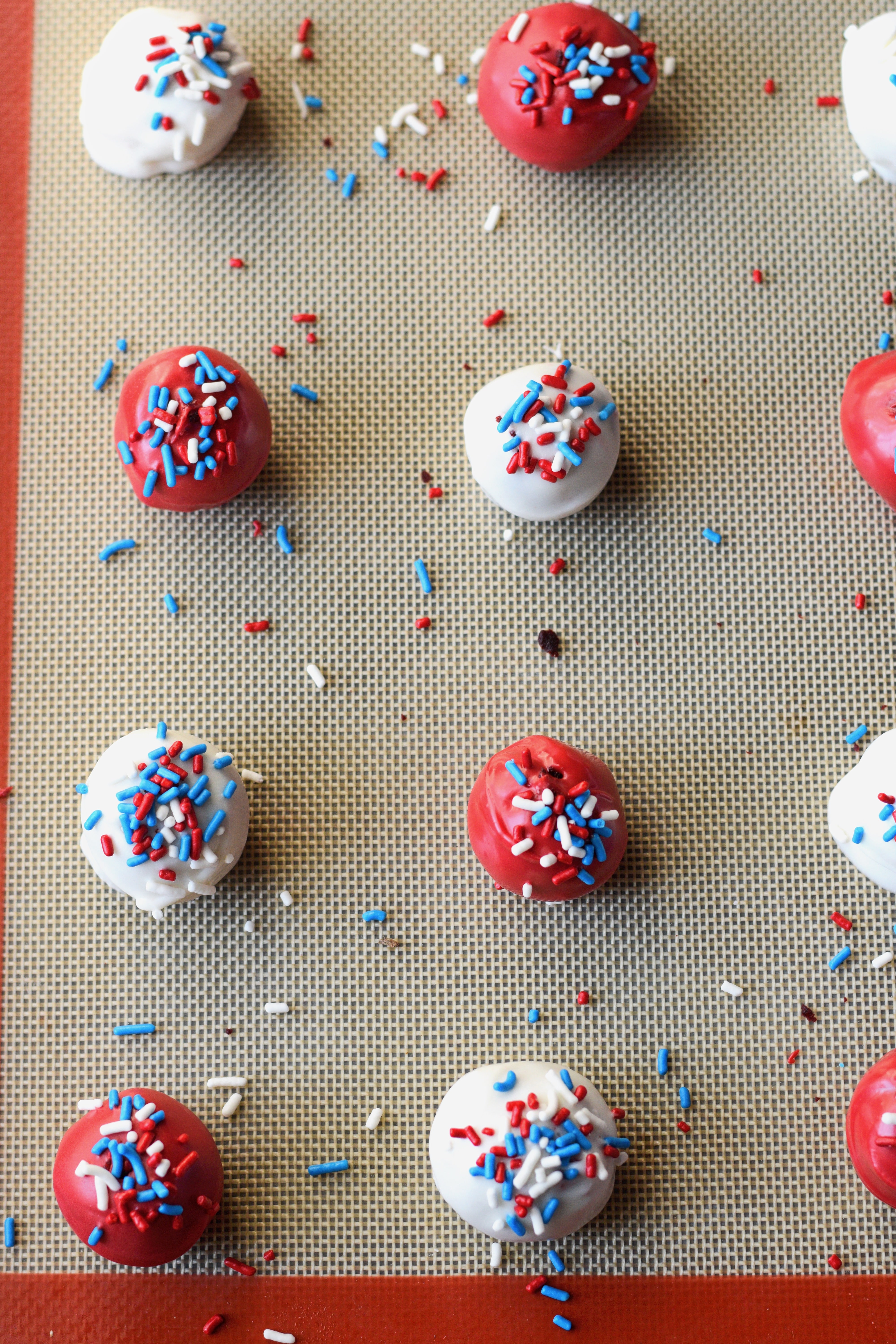 bolas de pastel de terciopelo rojo patriótico