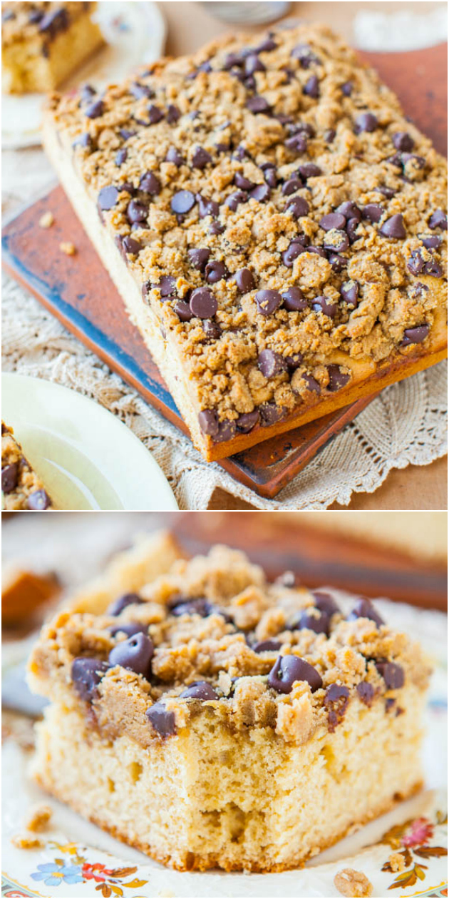 Pastel de miel y mantequilla de maní con Streusel de mantequilla de maní con chocolate: ¡el pastel de mantequilla de maní esponjoso y esponjoso con grandes trozos de streusel hace que este pastel fácil sea el primero en desaparecer en las fiestas!