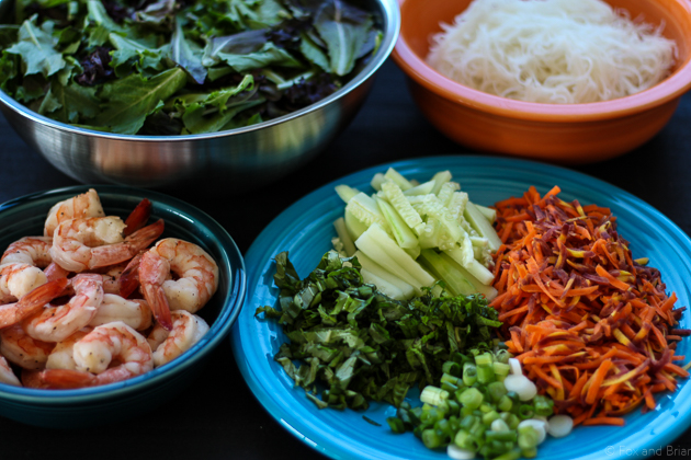 Ensalada de rollitos de primavera deconstruida