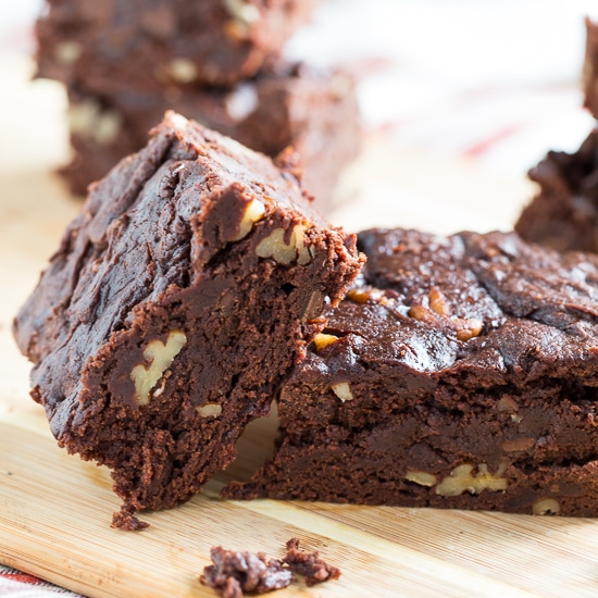 Brownies de chocolate triples en olla de cocción lenta