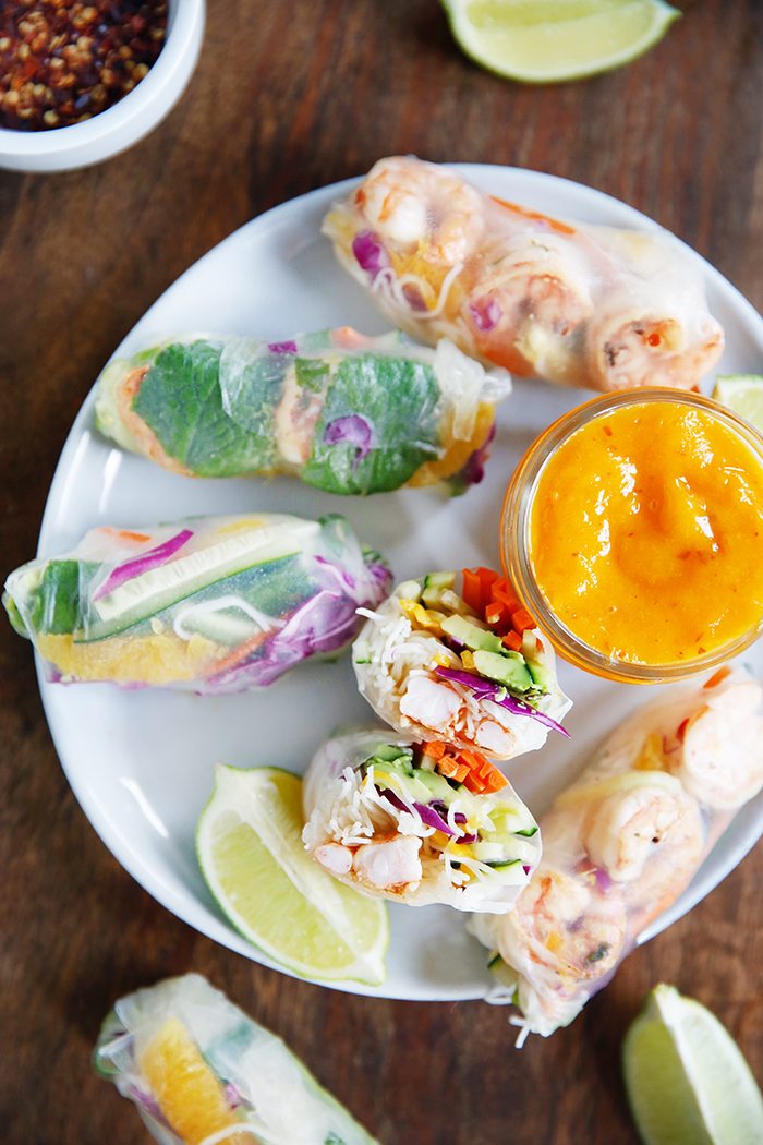 Rollitos de primavera con salsa de mango y jengibre