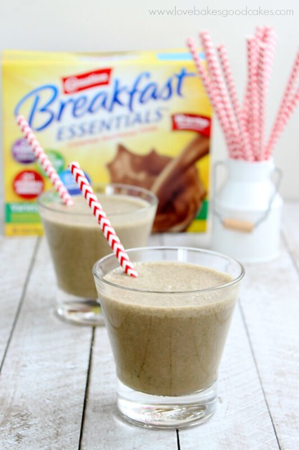 El Batido de Chocolate con Coco Verde es una bebida sencilla, nutritiva y deliciosa, ¡perfecta para las mañanas ajetreadas!  #BreakfastEssentials #PMedia #ad