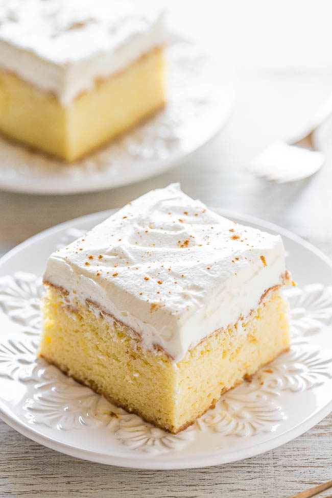 El mejor pastel Tres Leches: ¡suave, esponjoso y bañado en tres leches! ¡Se derrite en tu boca y es el MEJOR pastel de tres leches! Tienes que probar este pastel INCREÍBLE!!
