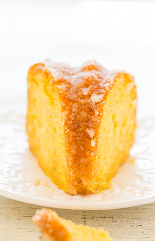 Pastel de ron: ¡un trago doble de ron en este pastel FÁCIL que es extremadamente húmedo, mantecoso y literalmente jugoso de todo el ron! ¡El pastel de entretenimiento navideño perfecto que a todos les encantará!