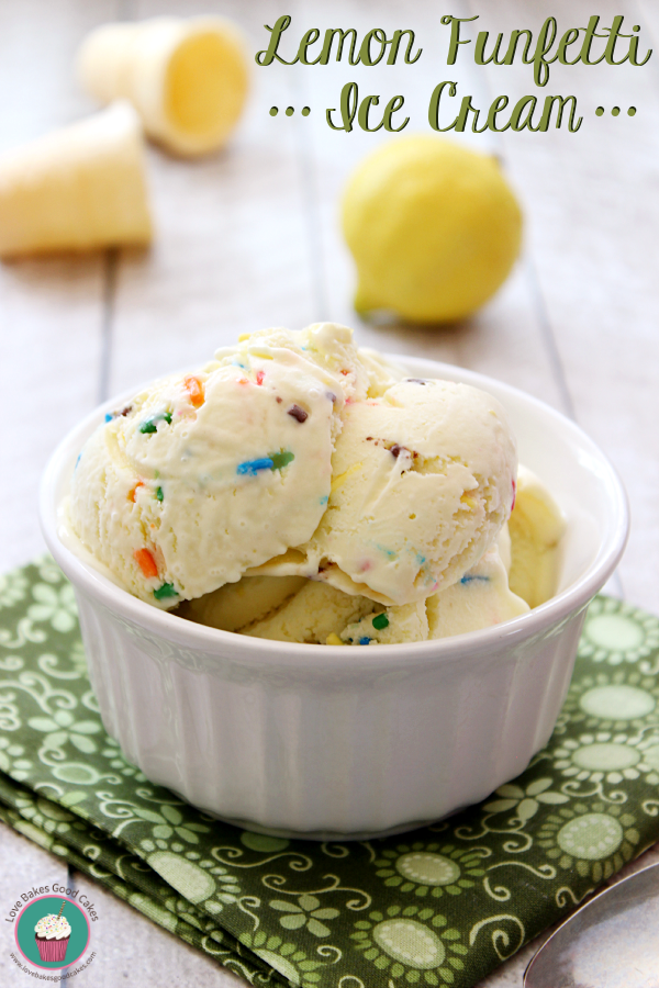 Este helado Lemon Funfetti es la combinación perfecta de postre y pastel, ¡con mucho sabor a limón! ¡Agregue algunas salpicaduras para más diversión! #cream #SummerDesserts #lemon #showusyourmess #PMedia #ad