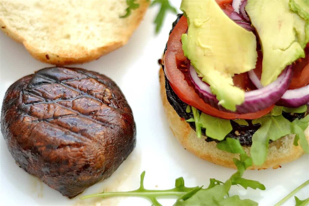 Hamburguesa de champiñones portobello a la parrilla Cocina Facil