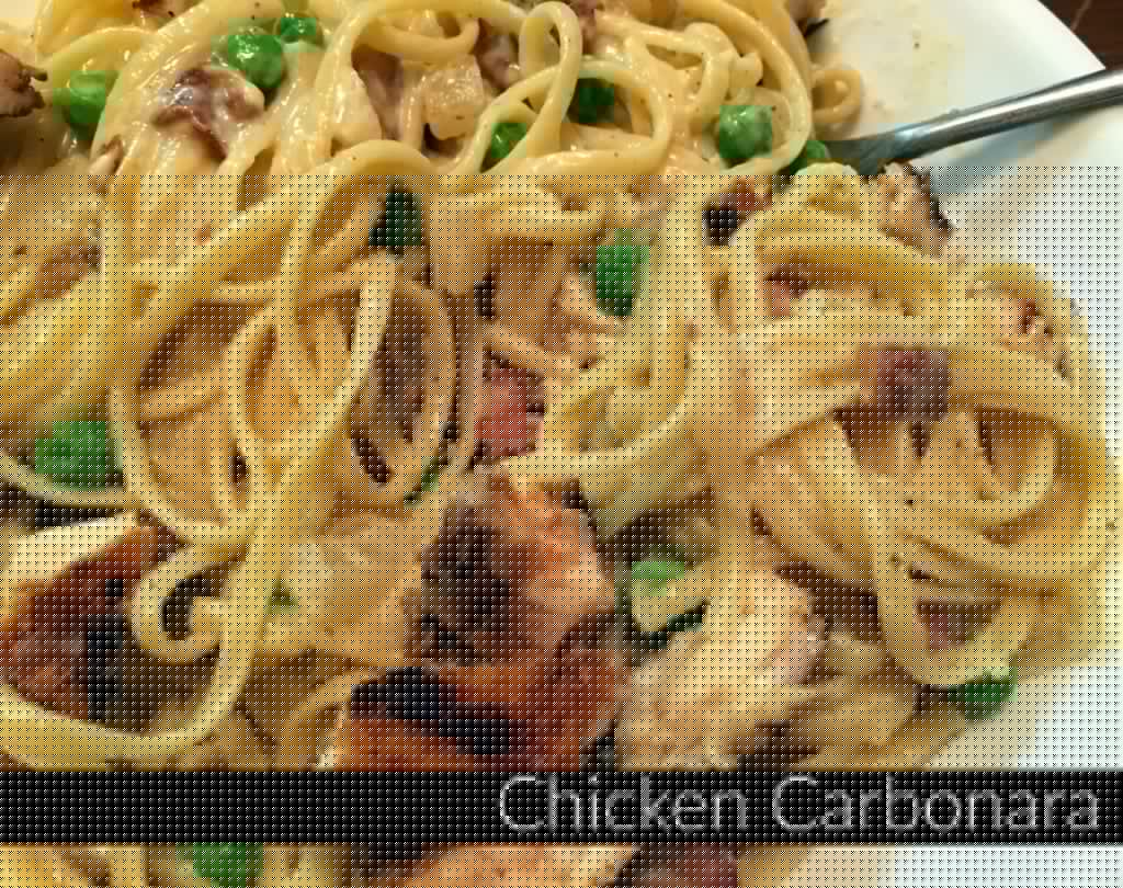 ¡EL MEJOR pollo a la carbonara es cremoso, decadente y TAN DELICIOSO! Si usa pollo a la parrilla sobrante, ¡puede tenerlo en la mesa en menos de 20 minutos!