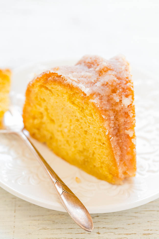 Pastel de ron: ¡un trago doble de ron en este pastel FÁCIL que es extremadamente húmedo, mantecoso y literalmente jugoso de todo el ron! ¡El pastel de entretenimiento navideño perfecto que a todos les encantará!
