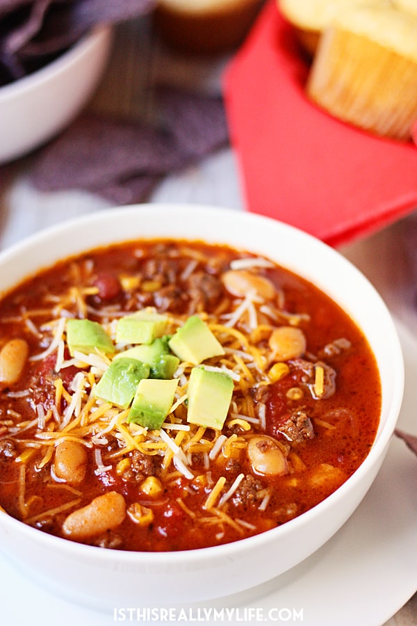 Sopa de tortilla dulce de cocción lenta: la sopa de tortilla dulce de cocción lenta es ligeramente dulce, súper familiar y muy fácil.  ¡Debe ser por eso que sabe tan bien!  |  medio rayado.  con