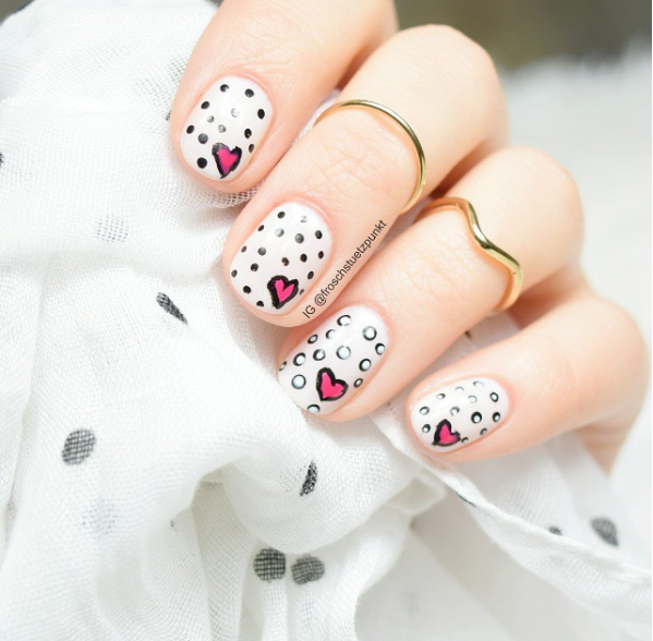 diseño de uñas del día de san valentín