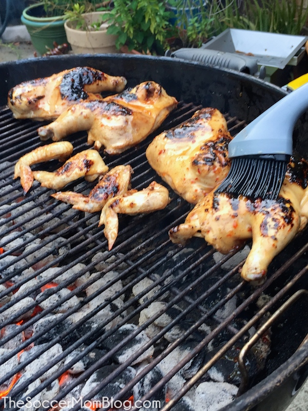 Anuncio: ¡Nunca has tenido gallinas de Cornualles como estas! Dulce, ahumado, con un toque especiado: ¡de la parrilla del jardín a la mesa en 30 minutos! #JuicyGrilledCornish