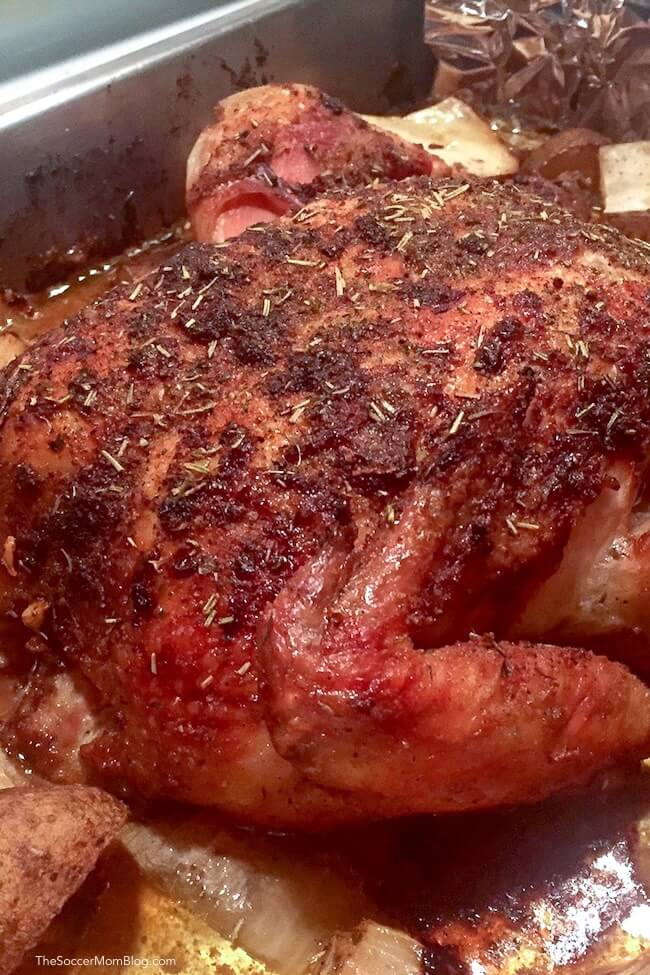 El pollo asado sabe a pollo asado jugoso y es fácil de hacer en casa (¡e incluso más barato!)